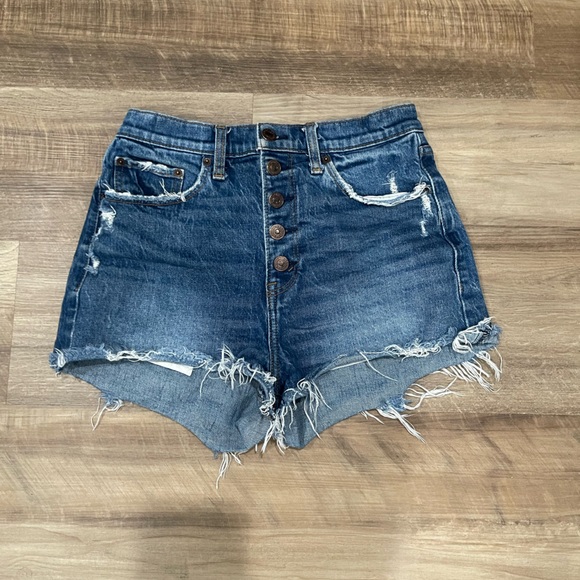 Abercrombie & Fitch High Rise Mom Short - Picture 3 of 5